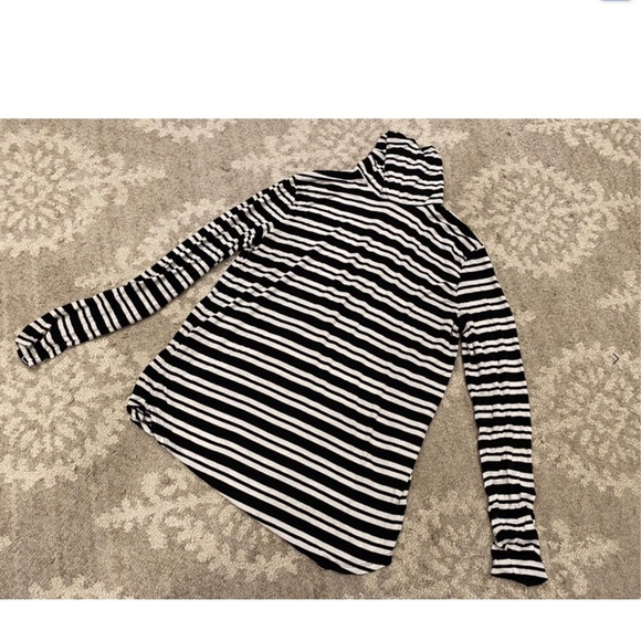 Old Navy Luxe Turtleneck Top / Shirt Sz. L - Picture 1 of 2
